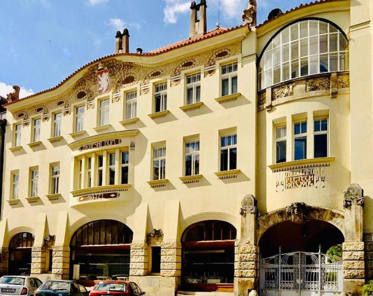 Okresni Dum Hotel