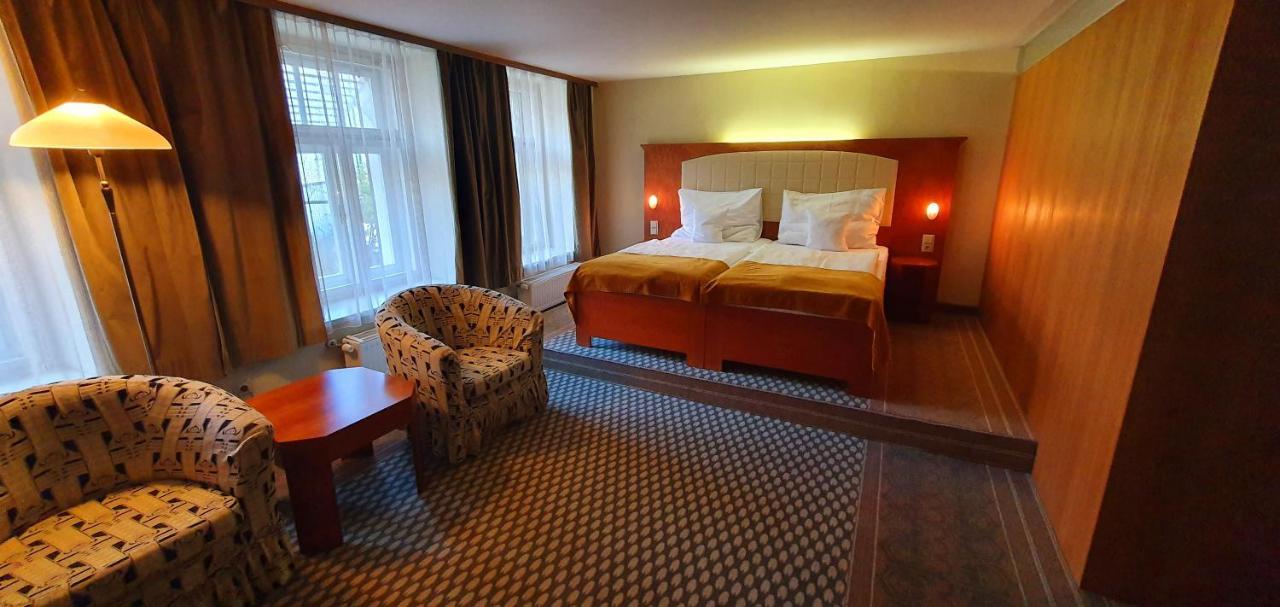 Hotel Okresni Dum 4*